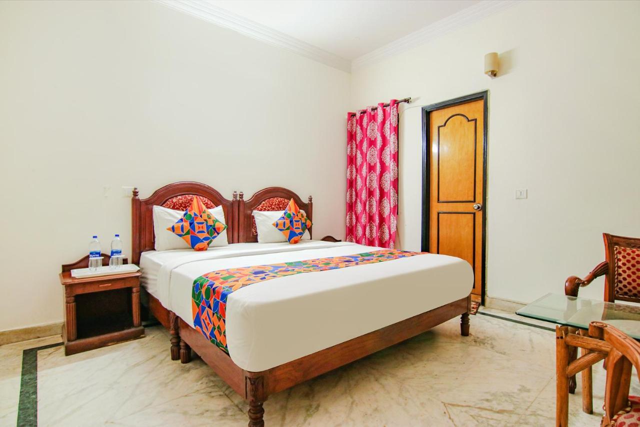 Fabhotel Singh Suite Gurgáon Exteriér fotografie